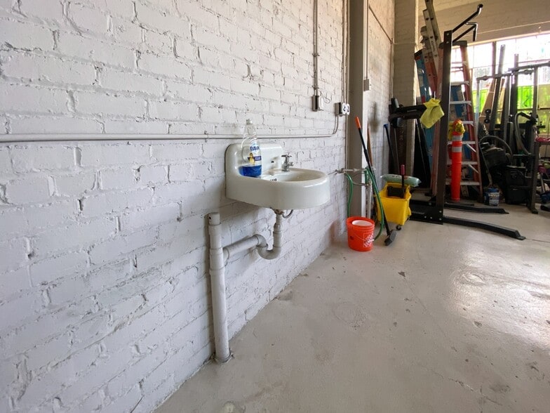 More Photos Of 2515 Seminary Ave, Oakland Health Club For Sale