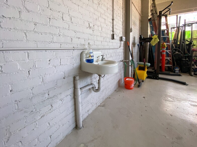 More Photos Of 2515 Seminary Ave, Oakland Health Club For Sale