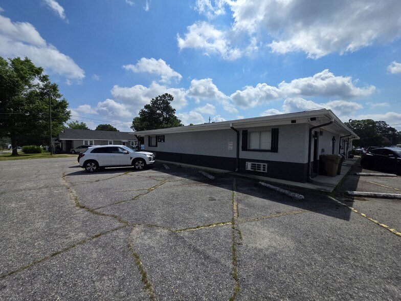 More Photos Of 706 Wilkins St, Smithfield Medical For Sale