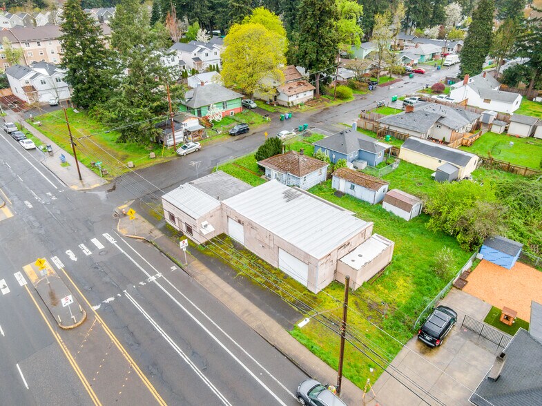 More Photos Of 5002 SE 122nd Ave, Portland Flex For Sale