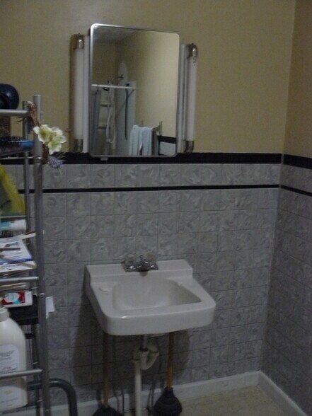 More Photos Of 130 Main St, New Tazewell Storefront Retail Residential For Sale