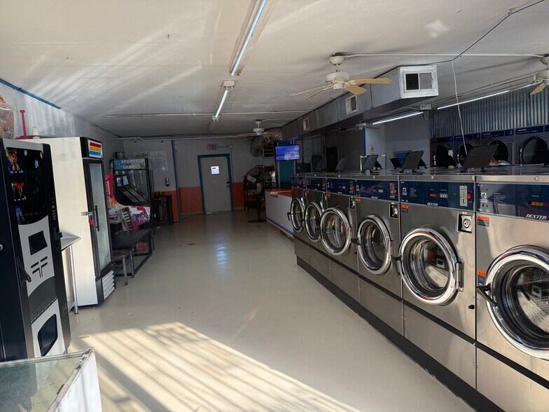 More Photos Of 1006-1012 N Sylvania Ave, Fort Worth Storefront For Lease