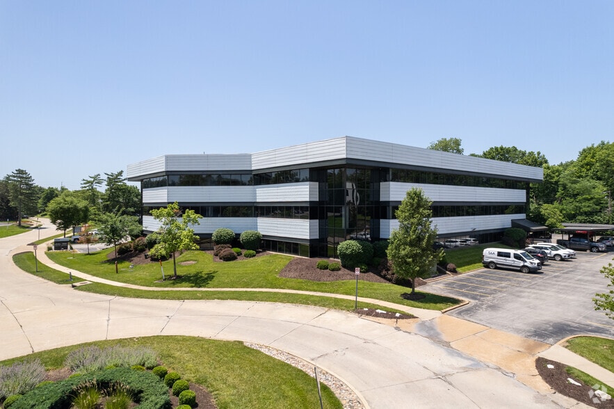 More Photos Of 1224 Fern Ridge Pky, Saint Louis Unknown For Lease