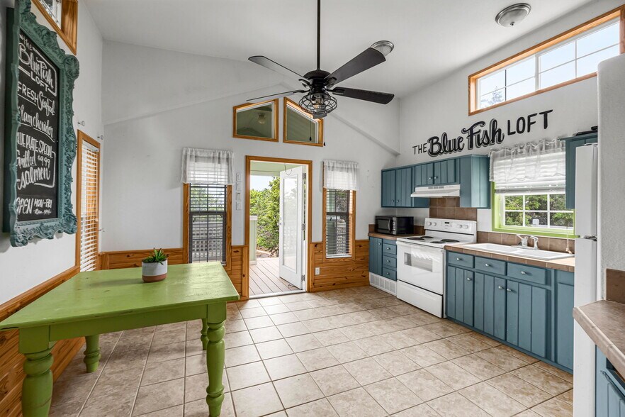 More Photos Of 251 Circle Dr, Wimberley Hospitality For Sale