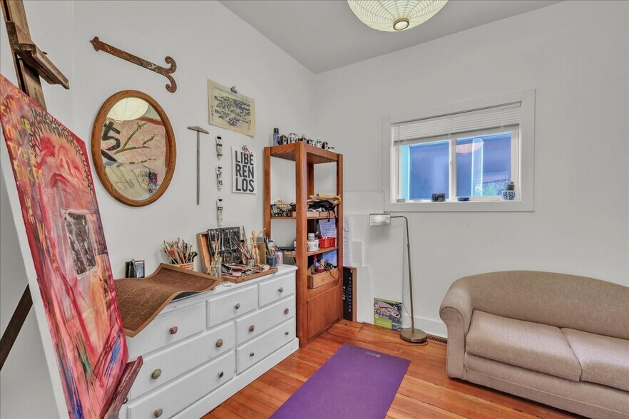 More Photos Of 172 16th Ave, Seattle Multifamily For Sale