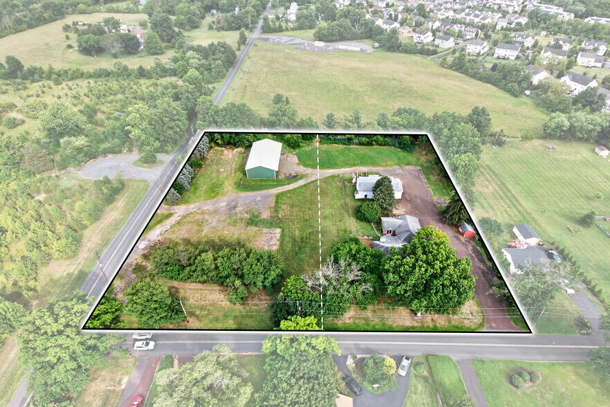 More Photos Of 2114 Store Rd, Harleysville Contractor Storage Yard For Sale