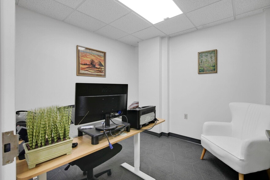 More Photos Of 363 New Britain Rd, Berlin Office For Sale