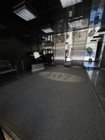 More Photos Of 107 Northern Blvd, Great Neck Medical For Lease