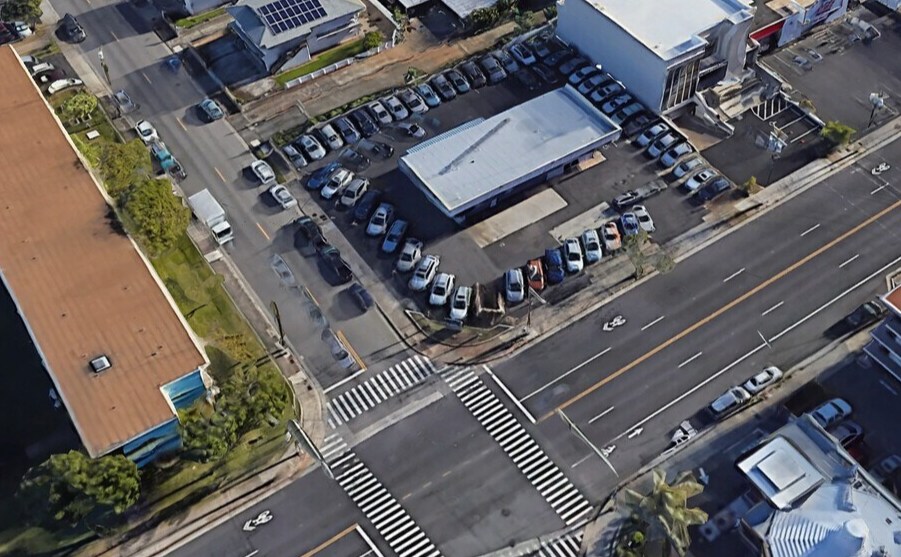 More Photos Of 3368 Waialae Ave, Honolulu Auto Dealership For Lease