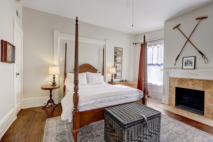 More Photos Of 404 S Ridgewood Ave, Daytona Beach Specialty For Sale