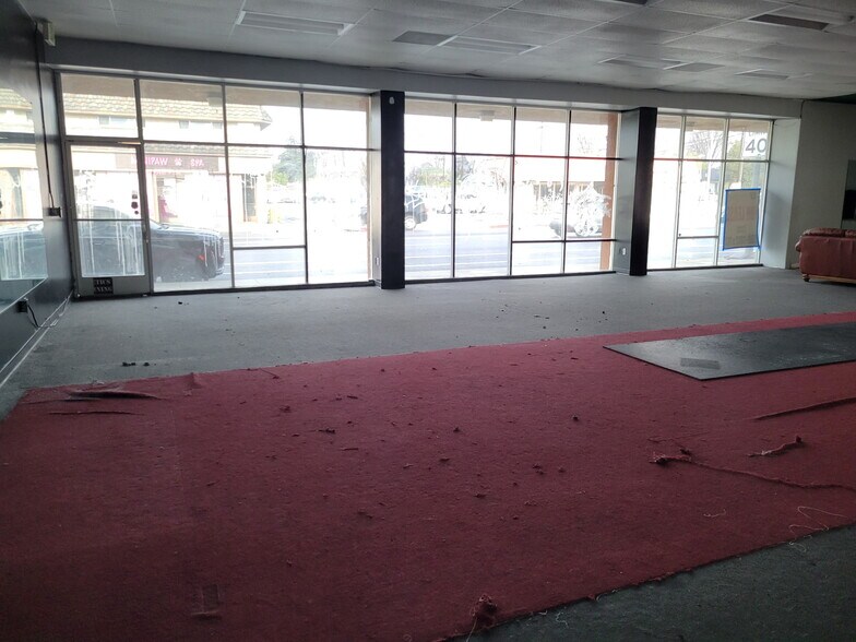 More Photos Of 17631-17651 Vanowen St, Van Nuys Unknown For Lease