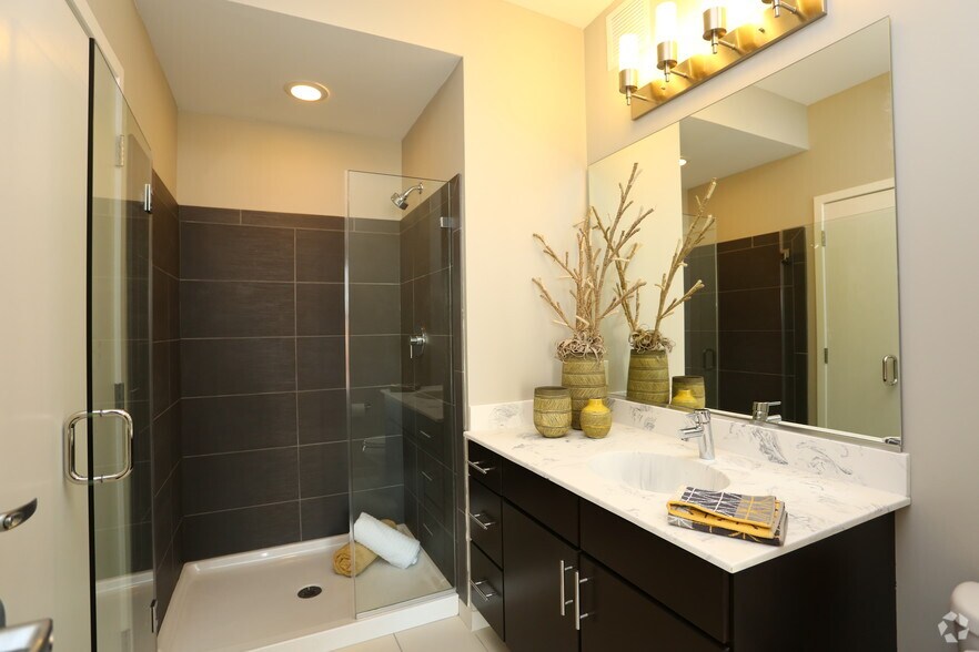 More Photos Of 123 N Desplaines St, Chicago Apartments For Lease