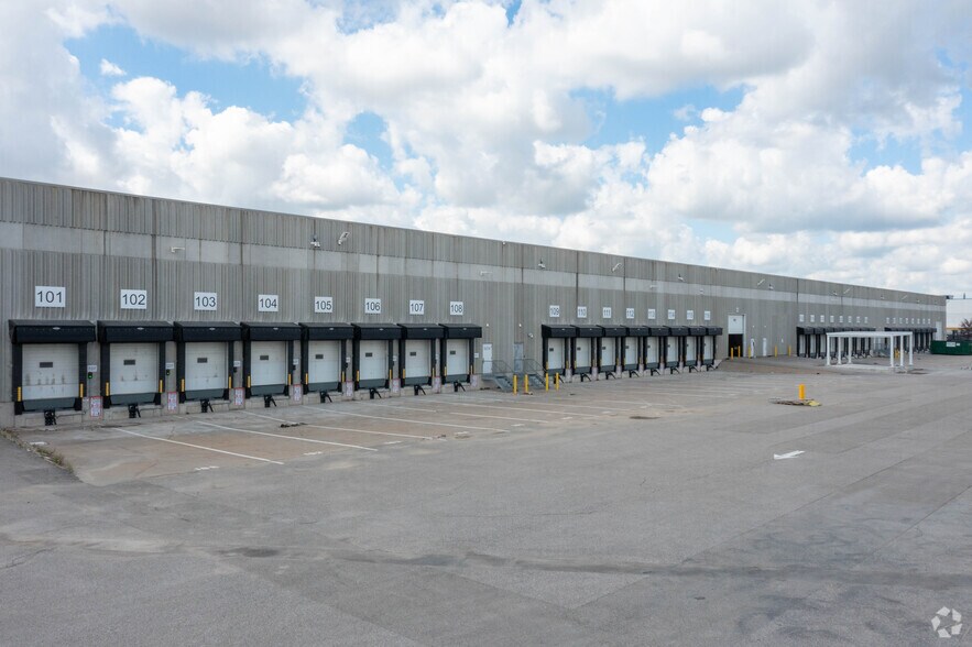 More Photos Of 13153 Coleraine Dr, Caledon Warehouse For Lease