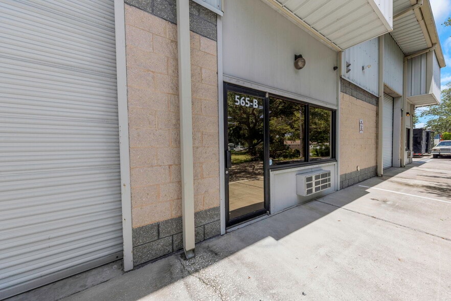 More Photos Of 565 Frederica Ln, Dunedin Warehouse For Lease