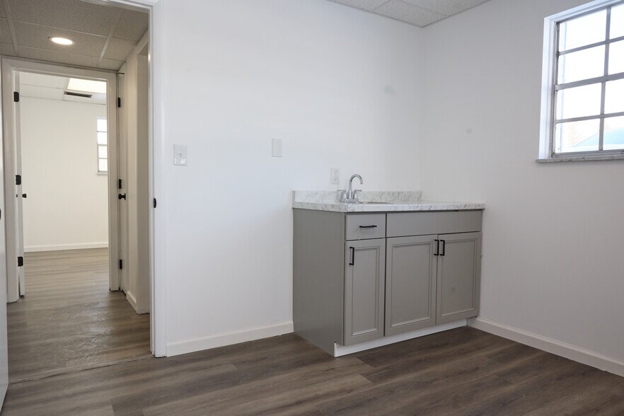 More Photos Of 3494 S Hamilton Rd, Columbus Office For Lease