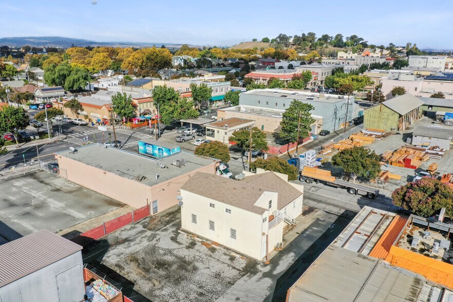 More Photos Of 219 South St, Hollister Storefront Retail Residential For Lease