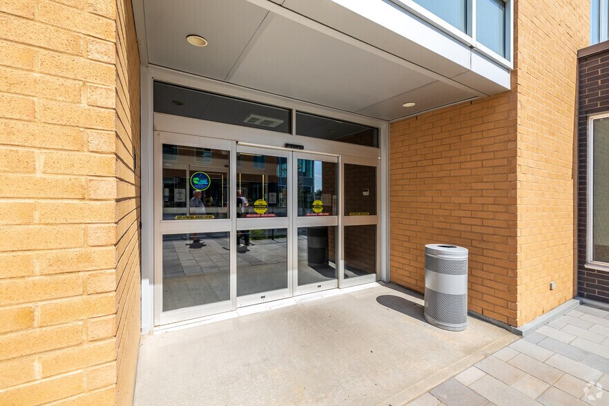 More Photos Of 6455 Rue Doris-Lussier, Boisbriand Office For Sale