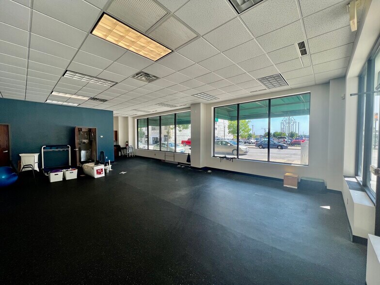 More Photos Of 117-123 E 4th St, Tulsa Parking Garage For Lease