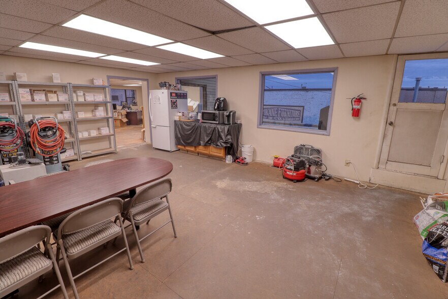 More Photos Of 1915 N Division St, Spokane Office For Sale