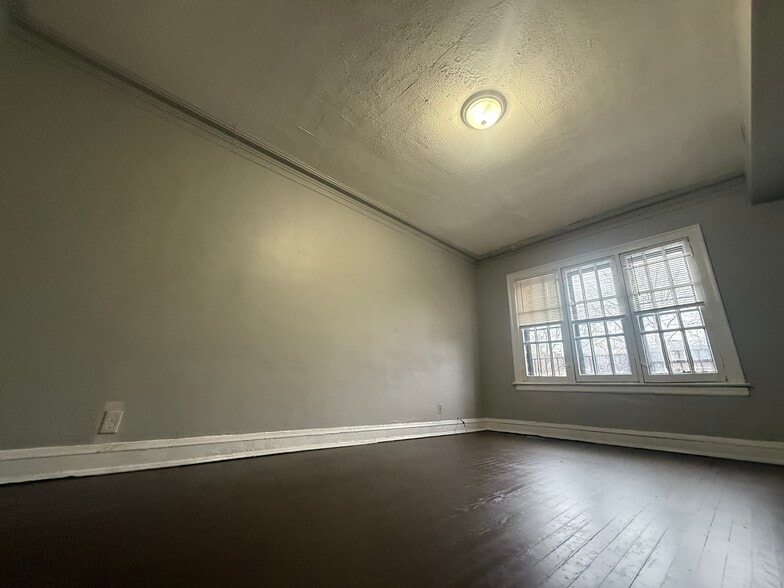 More Photos Of , Chicago Multifamily For Sale