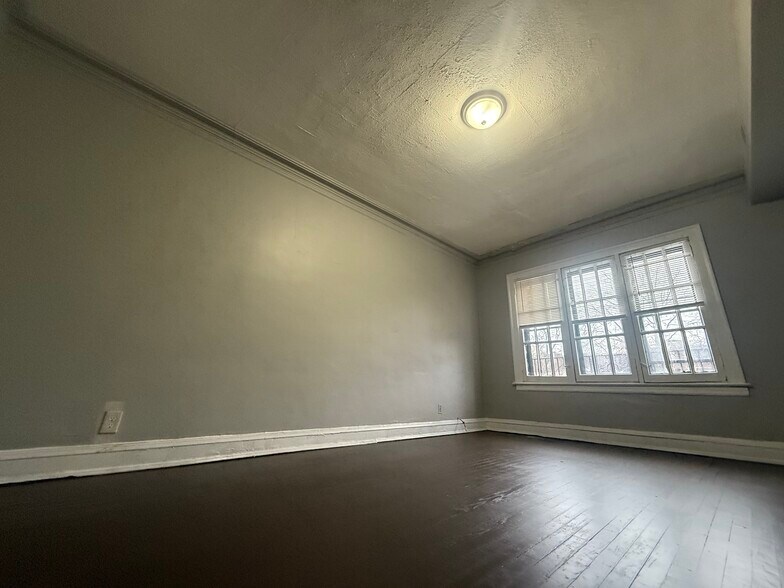 More Photos Of , Chicago Multifamily For Sale