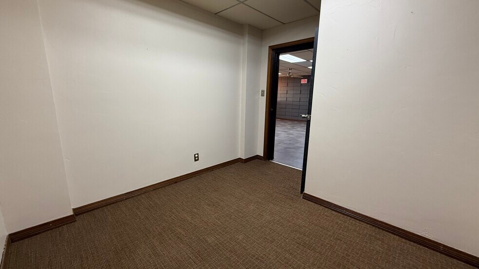 More Photos Of 1001 W Broadway St, Muskogee Medical For Sale