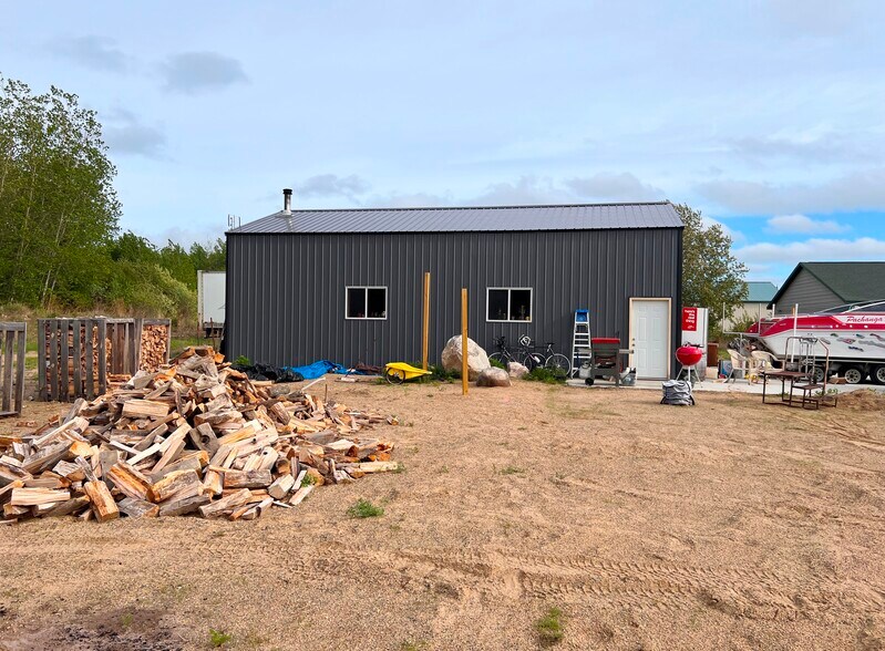 More Photos Of MN-371, Walker Showroom For Sale
