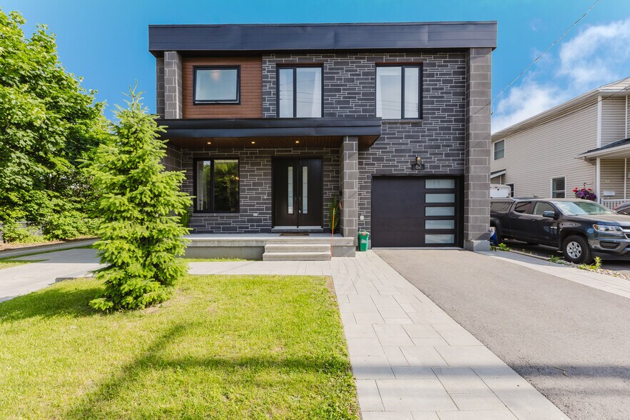 Primary Photo Of 62 Columbus Av, Ottawa Multifamily For Sale