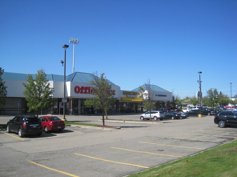 More Photos Of 31215-31221 W 14 Mile Rd, Farmington Hills Freestanding For Lease