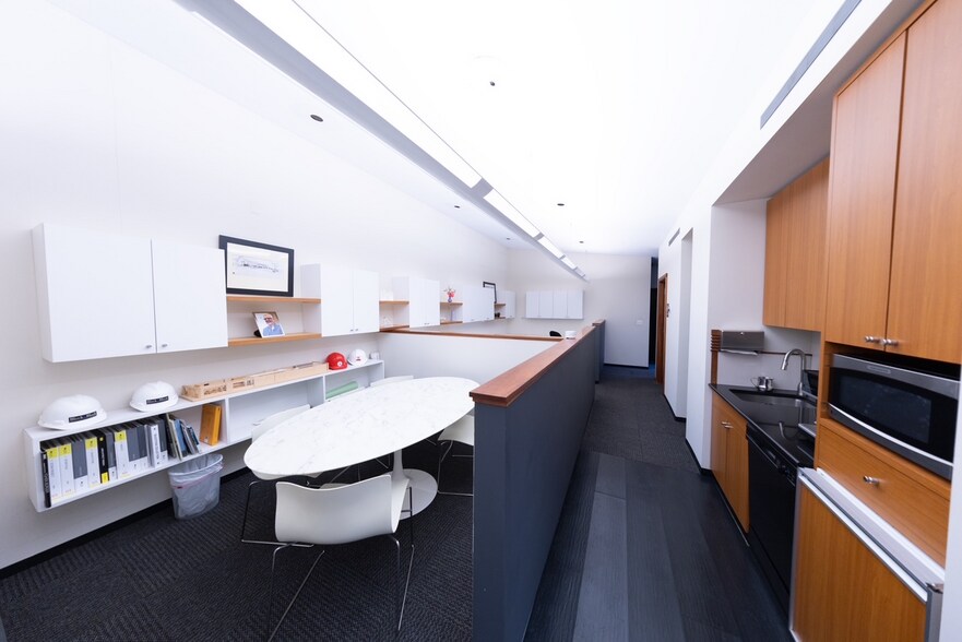 More Photos Of 200-206 E Church St, Libertyville Coworking Space