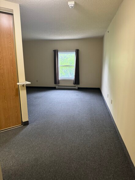 More Photos Of 725 Gibralter St, Norfolk Flex For Sale