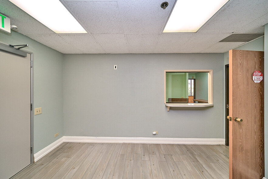 More Photos Of 8737 Beverly Blvd, West Hollywood Medical For Sale