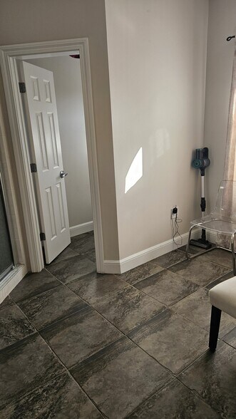 More Photos Of 3001 W Azeele St, Tampa Office For Lease