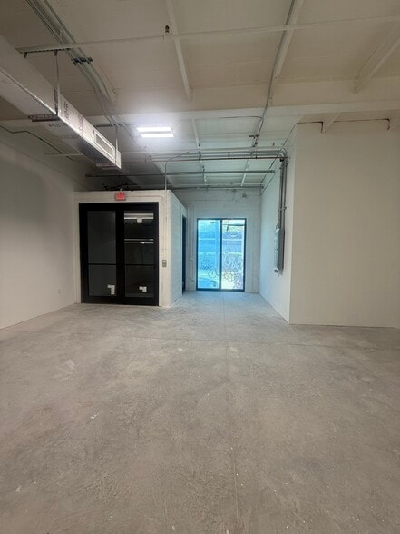 More Photos Of 591 NW 29th St, Miami Warehouse For Lease