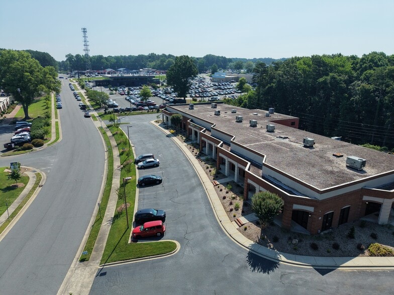 More Photos Of 2400 Crownpoint Executive Dr, Charlotte Office For Lease
