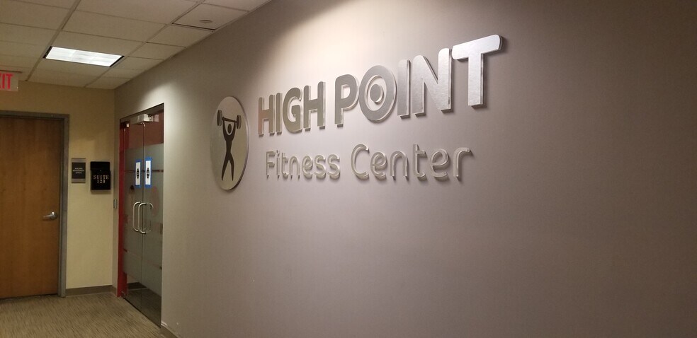 More Photos Of 695 US Highway 46, Fairfield Office For Lease