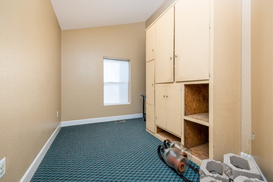 More Photos Of 2127 S Giddings St, Visalia Religious Facility For Sale