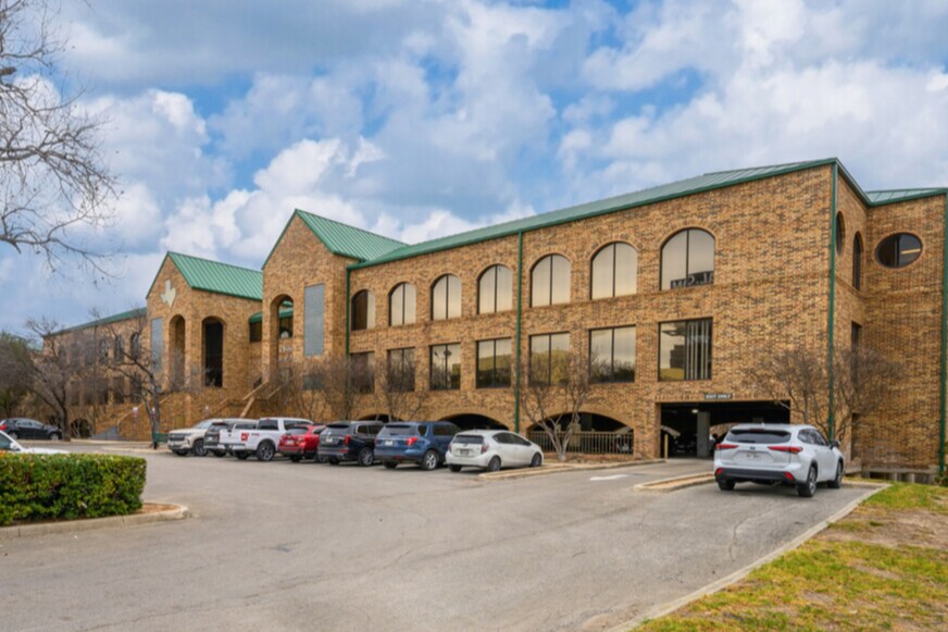 More Photos Of 1933 NE Loop 410, San Antonio Office For Sale