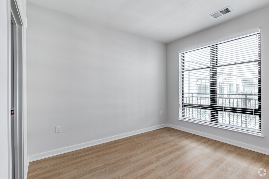More Photos Of 5454 Nicholson Ln, North Bethesda Apartments For Lease