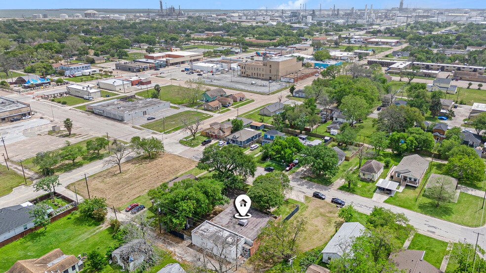 More Photos Of 714 7th Ave N, Texas City Office Residential For Sale