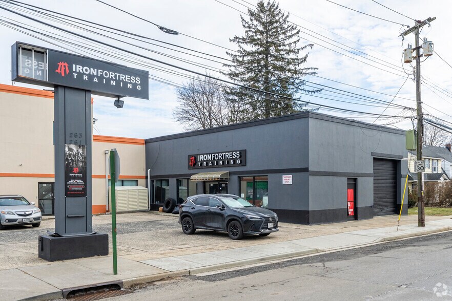 More Photos Of , Mineola General Retail For Sale