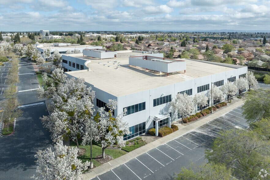 More Photos Of 10730 International Dr, Rancho Cordova Office For Lease