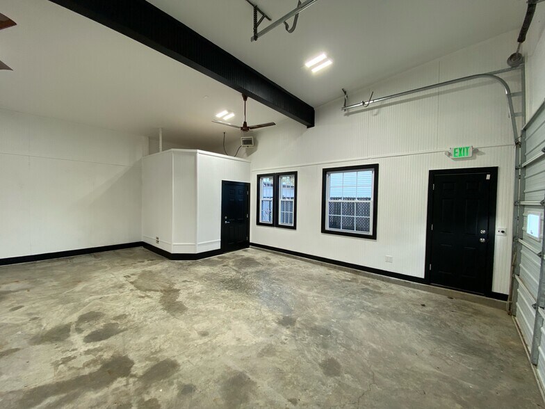 More Photos Of 134 Cockeysville, Cockeysville Warehouse For Lease