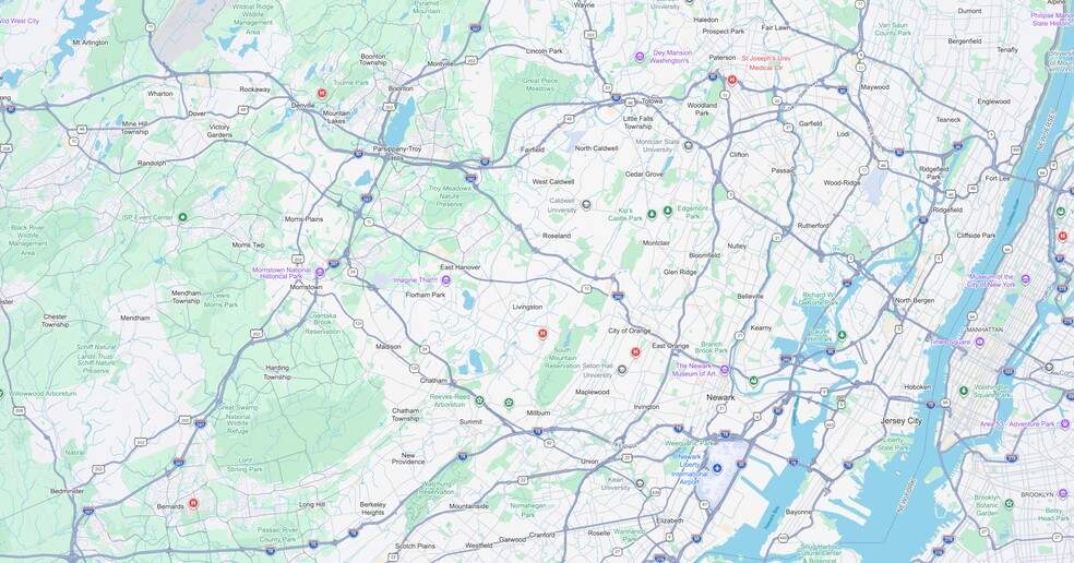 More Photos Of 30-34 Okner Pky, Livingston Showroom For Sale