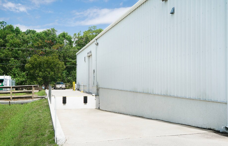 More Photos Of 11880 Lacy Ln, Fort Myers Warehouse For Sale