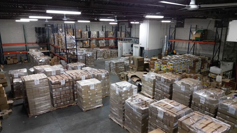 More Photos Of 75-79 Commercial Ave, Garden City Warehouse For Lease