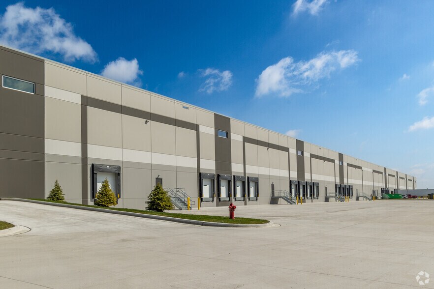 More Photos Of 4051 E Main St, Saint Charles Unknown For Lease