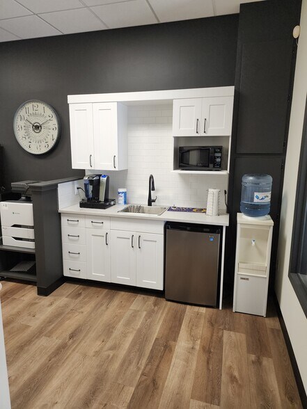 More Photos Of 5212 48 St, Red Deer Office For Sale