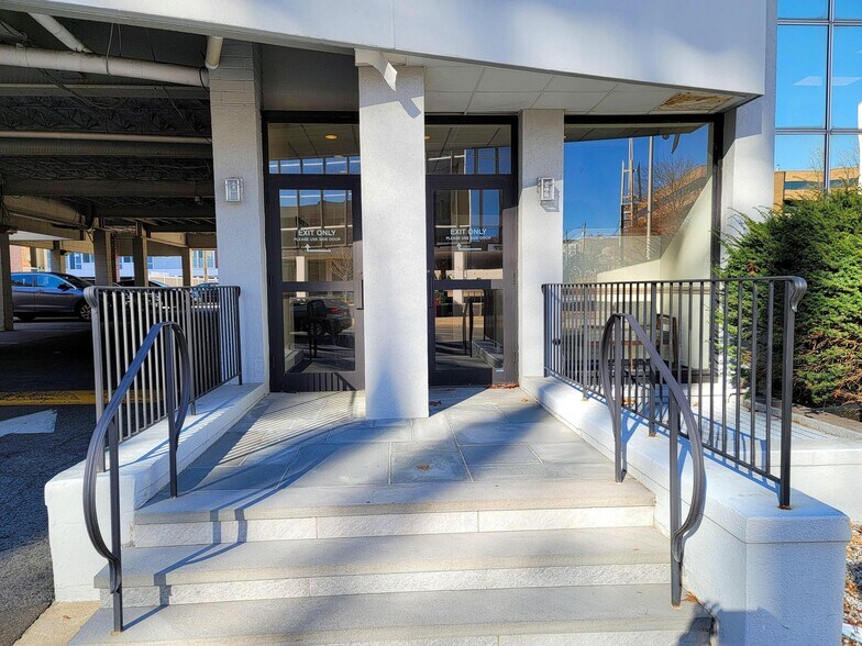 More Photos Of 1234 Summer St, Stamford Office For Sale