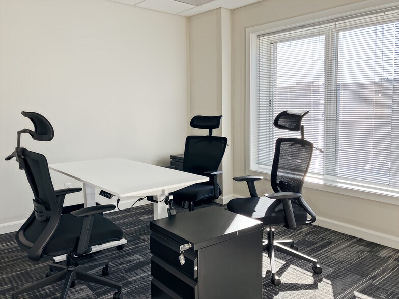 More Photos Of 1200 Pearl St, Boulder Coworking Space